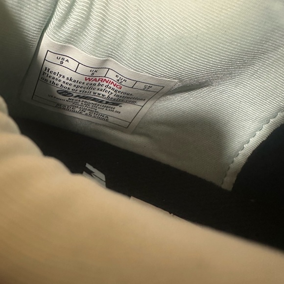 Heelys Women's Black and Pink Sneakers Sz 11 - Picture 7 of 8